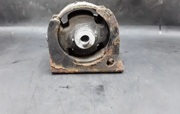 Toyota Verso Engine mount bracket NOCODE