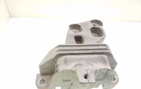 Mercedes-Benz CLA C117 X117 W117 Engine mount bracket AC46000DF