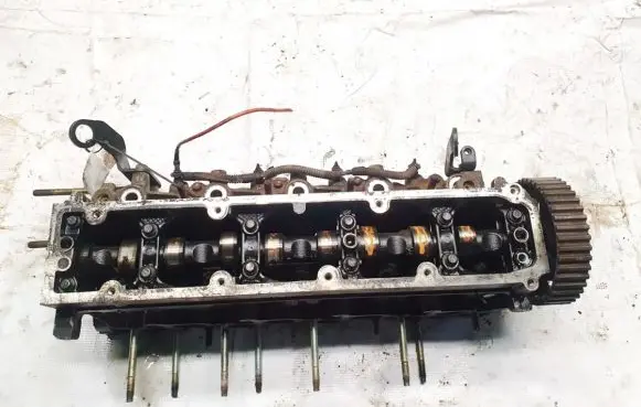Citroen Xsara Picasso Engine head 9633750210