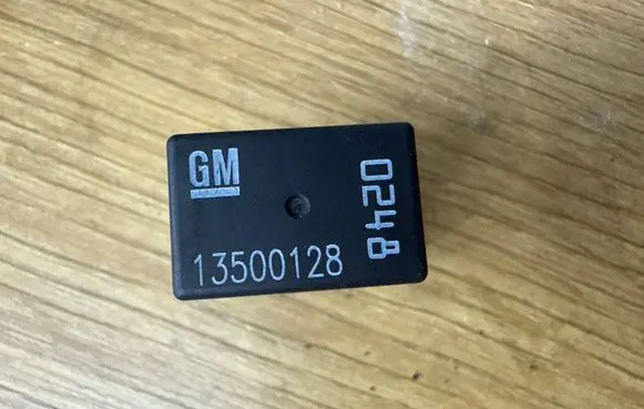 Opel Insignia A Other relay 13500128