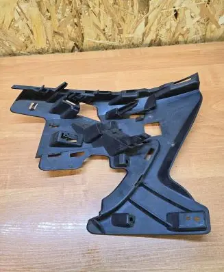 Front bumper mounting bracket