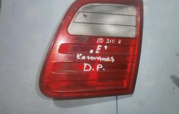 Mercedes-Benz E W210 Tailgate rear/tail lights a2108202464