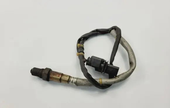 Volkswagen PASSAT Lambda probe sensor 06F906262H