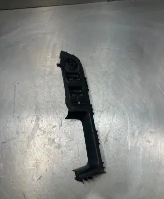 Ford Mondeo Mk III Electric window control switch 3M5T14A132AF 03168104 N3RUA