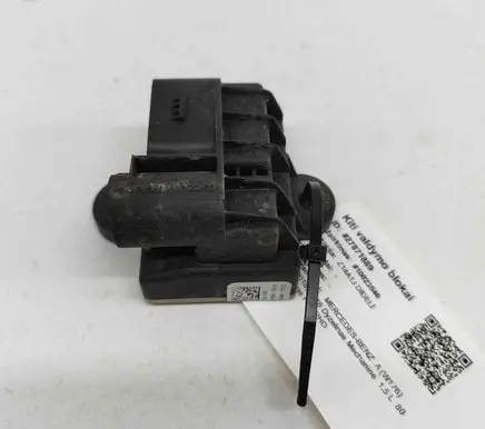 Mercedes-Benz A W176 Glow plug pre-heat relay 51299056B A6519002203
