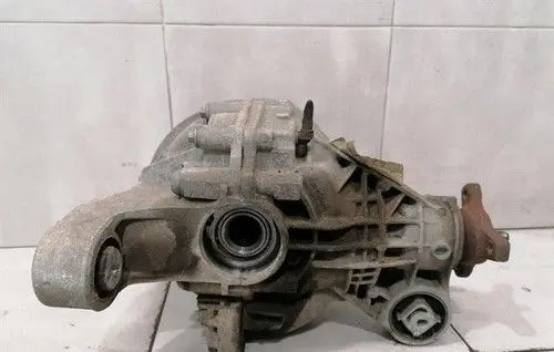 Porsche Panamera (970) Rear differential/diff mount bracket 97035001101