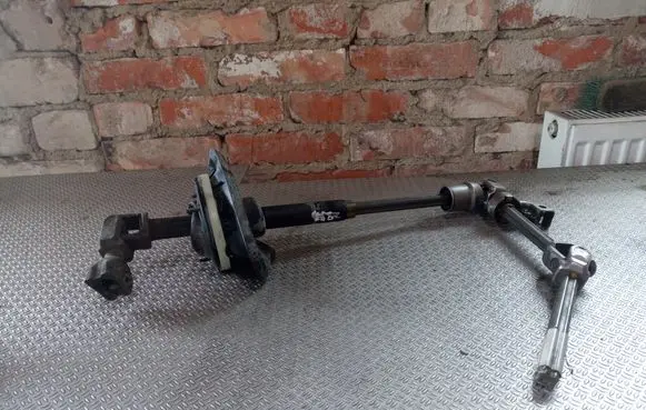 Volkswagen Touareg I Steering wheel axle 7L0419523