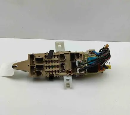 Lexus GS 300 400 430 Fuse module 8264114040
