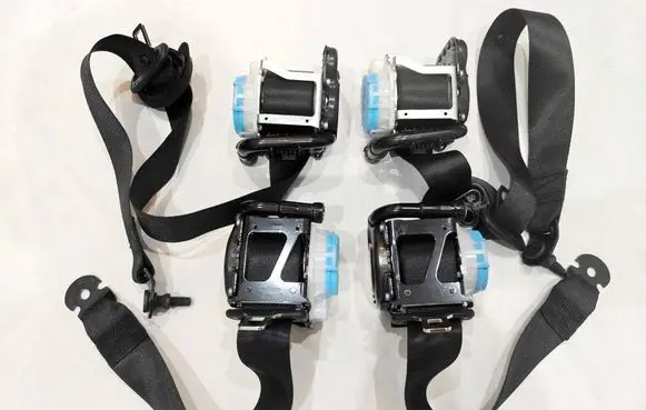 Mercedes-Benz CLA C117 X117 W117 Set of seat belts A1768602285 A1768602185 A1768602385
