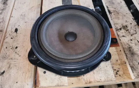 Audi A3 S3 8P Front door speaker 8P0035411
