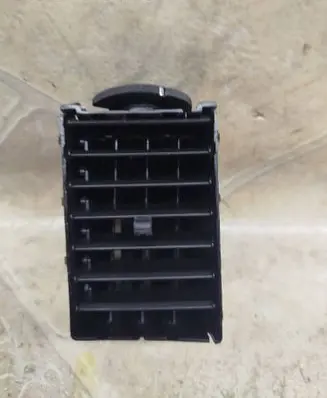 Chrysler 300 - 300C Dash center air vent grill 1087510
