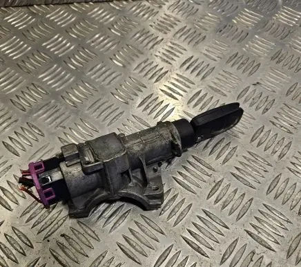 Volkswagen PASSAT B5 Ignition lock 4B0905851A
