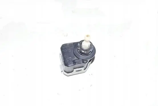 Skoda Fabia Mk1 (6Y) Headlight level adjustment motor 6Y0941295
