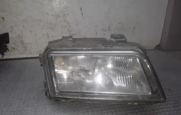 Audi A4 S4 B5 8D Headlight/headlamp 8D0941000E