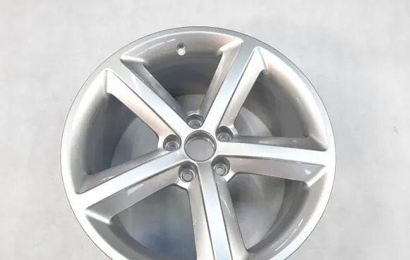 R18 alloy rim