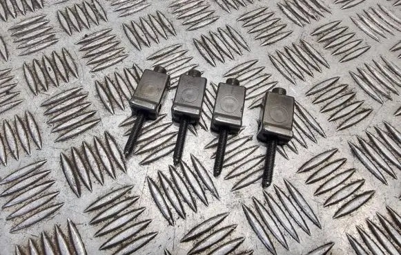 Fuel Injector clamp holder