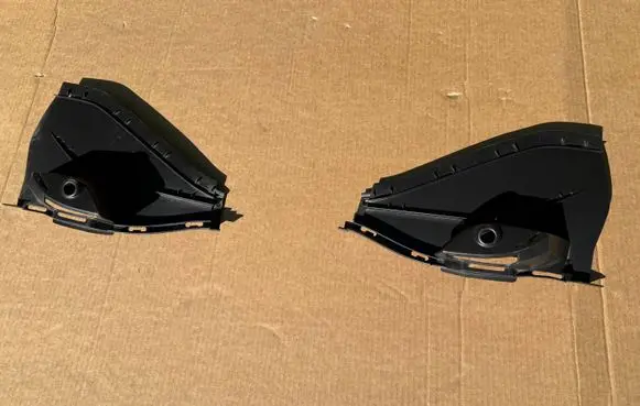 Mercedes-Benz CLS AMG C219 Front bumper corner part panel trim A2578859203