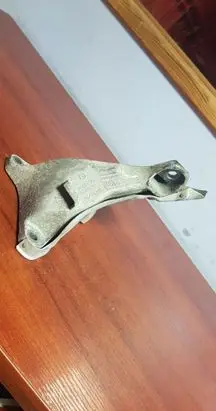 BMW 1 E81 E87 Engine mounting bracket 6764574
