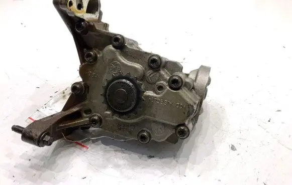 Peugeot 308 SW Oil pump 9803092680