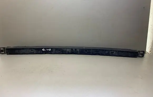 Volkswagen Polo IV 9N3 Rear bumper mounting bracket 6Q6807863