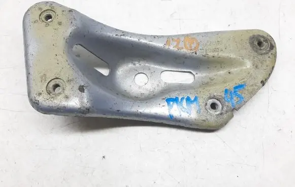 Skoda Octavia Mk2 (1Z) Fender mounting bracket 1Z0810680A