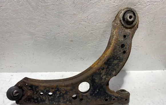 Volkswagen Golf IV Front ball joint
