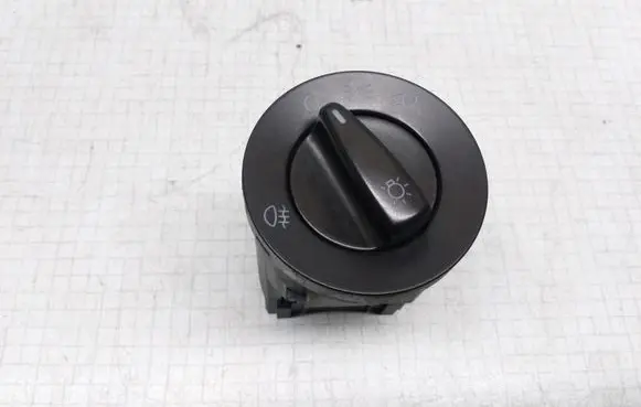 Volkswagen Golf IV Light switch 1C0941531
