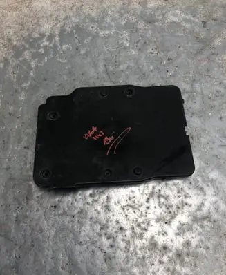 Ford Kuga II Engine control unit box F1F112A532AB