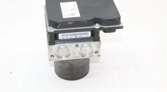 Audi A4 S4 B8 8K ABS Pump 8K0907379CC