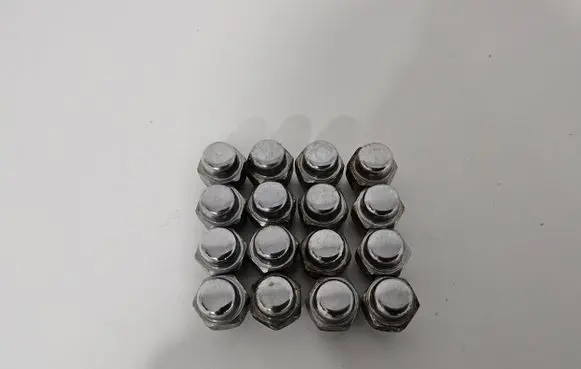 Mazda 2 Wheel nut cap/cover 