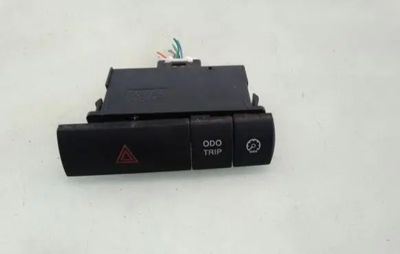 Toyota Prius (NHW20) Hazard light switch 758706