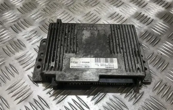 Renault Megane I Engine control unit/module hom7700864454 7700865827
