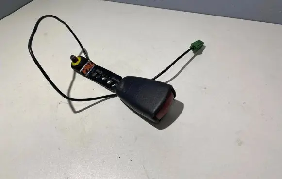 Volvo S40 Front seatbelt buckle 738699