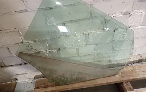 Volvo V40 Rear door window glass 43R00048 DOT24M189AS2