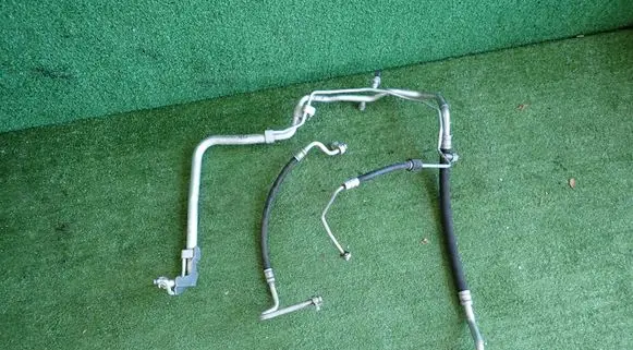 Volkswagen Touran III Air conditioning (A/C) pipe/hose 
