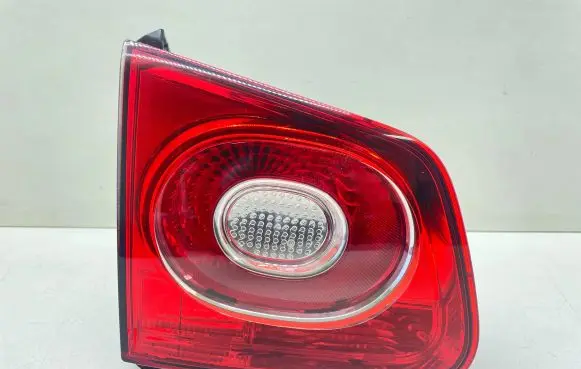 Volkswagen Tiguan Tailgate rear/tail lights 5N0945093B