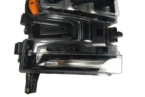 Chevrolet Silverado Headlight/headlamp 84879164