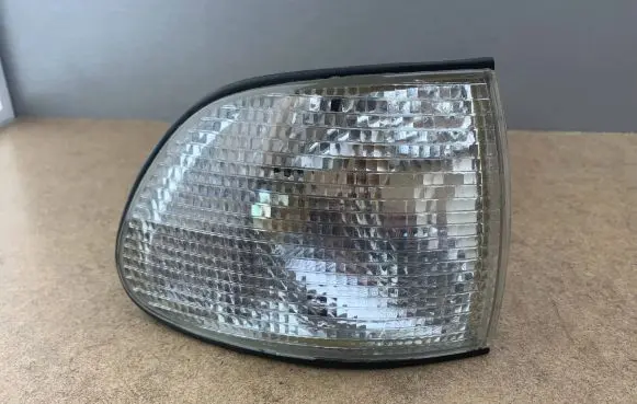 Front indicator light