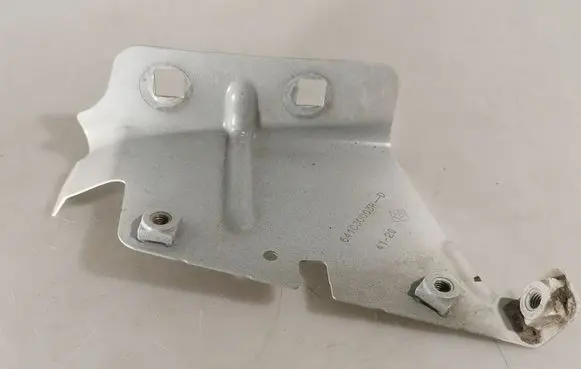 Renault Master III Fender mounting bracket 641C30003R 641C30003RD