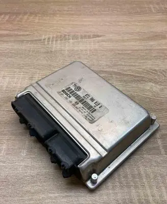 Volkswagen PASSAT B5 Engine control unit/module ECU 071906018Q 0261206166