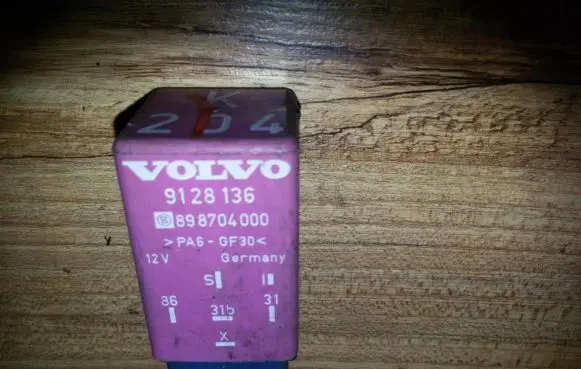 Volvo S70 V70 V70 XC Other relay 9128136 898704000