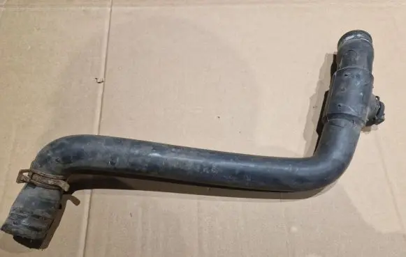 Volkswagen Golf III Engine coolant pipe/hose 1H0121101R