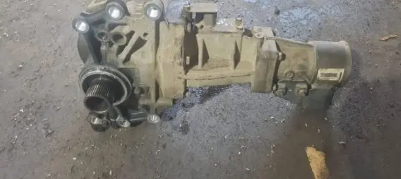 Jeep Patriot Gearbox transfer box case P05273456AB