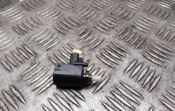 Toyota Avensis T250 Brake pedal sensor switch CV591