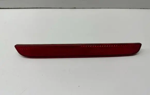Dodge Challenger Rear tail light reflector 68211188AA 68211188 464415