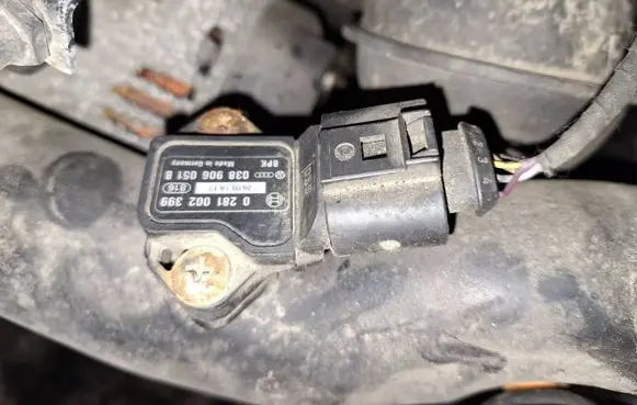 Volkswagen PASSAT B6 Air pressure sensor 0281002399 038906051b