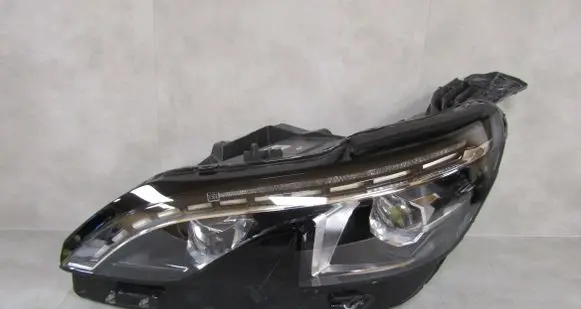 Peugeot 5008 II Headlight/headlamp 9837759780