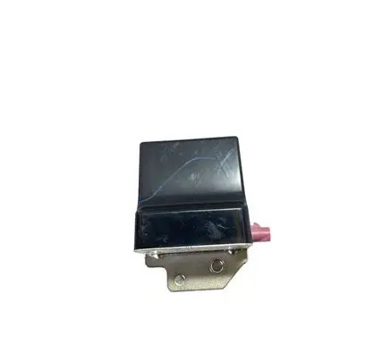 Chrysler Pacifica Antenna control unit 68293977AA P68293977AA