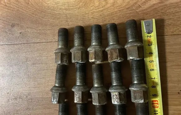 Audi A4 S4 B7 8E 8H Nuts/bolts 4D0601139A