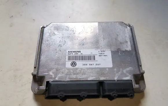 Volkswagen PASSAT B5 Engine control unit/module 3B0907557